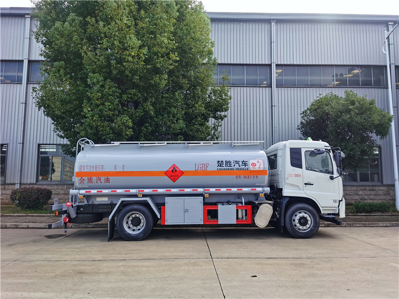 国六东风天锦汽油介质油罐车